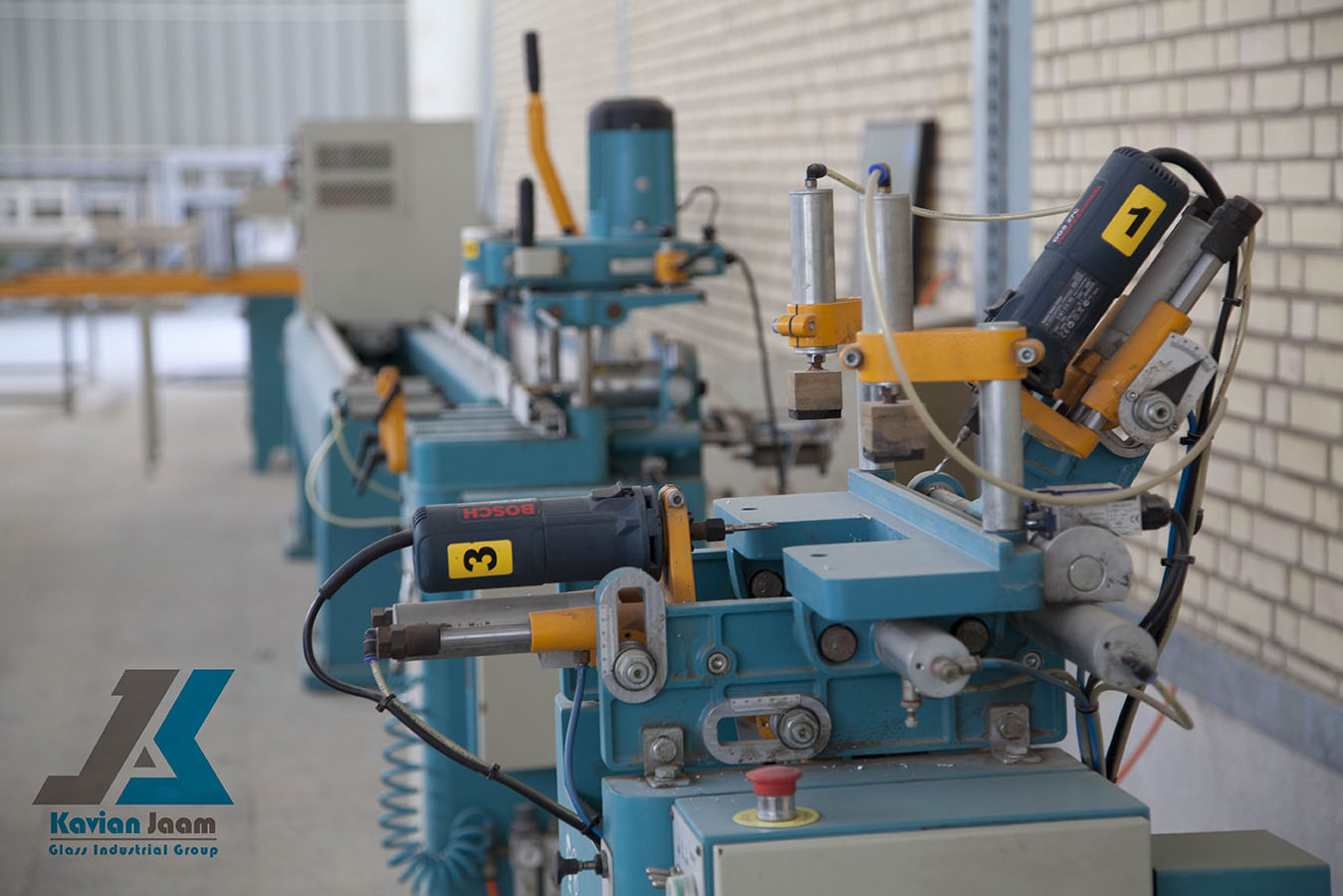 واحد upvc گروه صنعتی شیشه کاویان جام